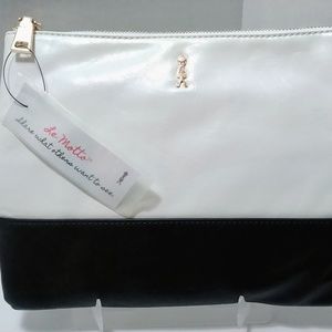 Le Motto - Black & White Clutch *New With Tags*